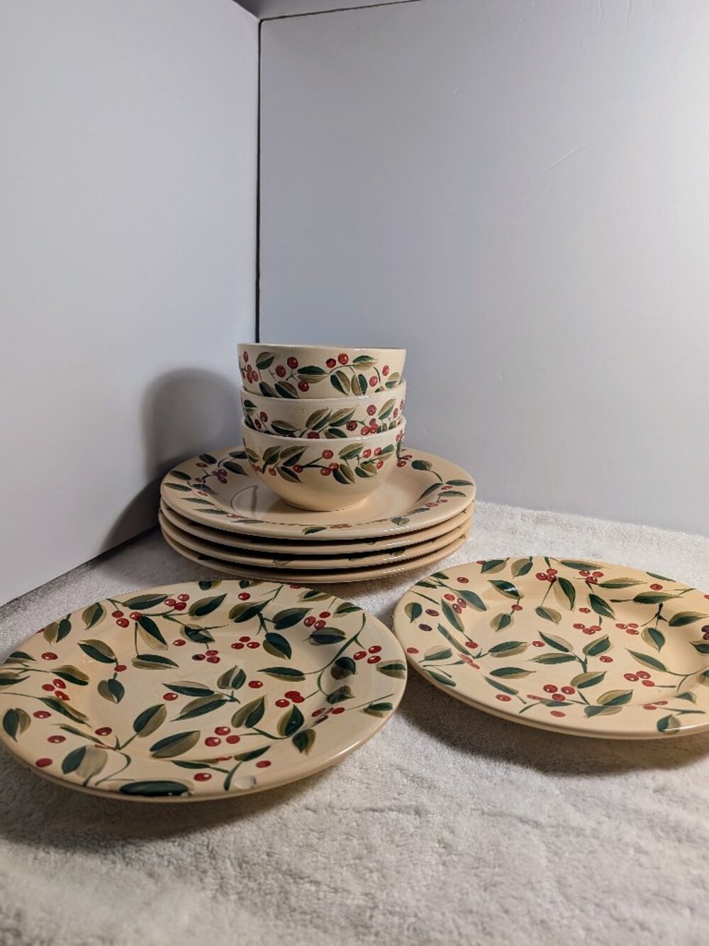 VINTAGE GIBSON CHERRIES DINNER PLATES BOWLS SALAD PLATES